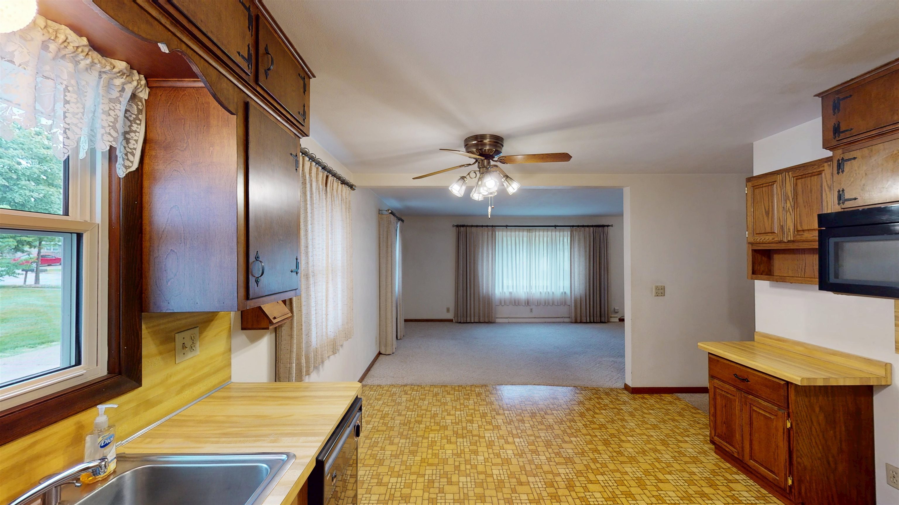 1324 E 8TH STREET, Marshfield, Wisconsin 54449, 3 Bedrooms Bedrooms, ,1 BathroomBathrooms,Residential,For Sale,1324 E 8TH STREET,22502380