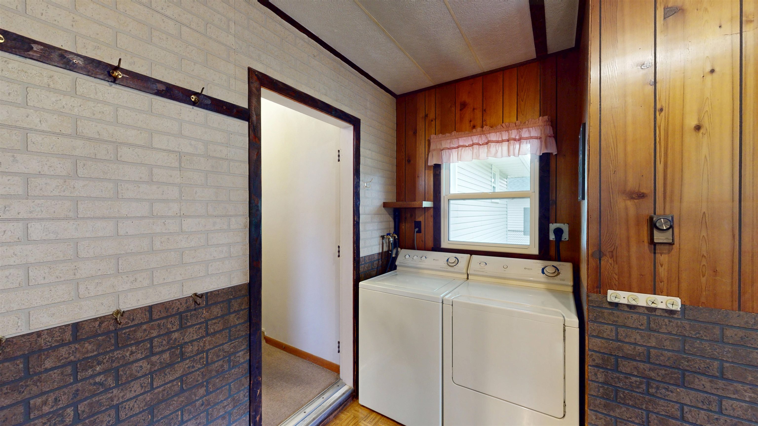 1324 E 8TH STREET, Marshfield, Wisconsin 54449, 3 Bedrooms Bedrooms, ,1 BathroomBathrooms,Residential,For Sale,1324 E 8TH STREET,22502380