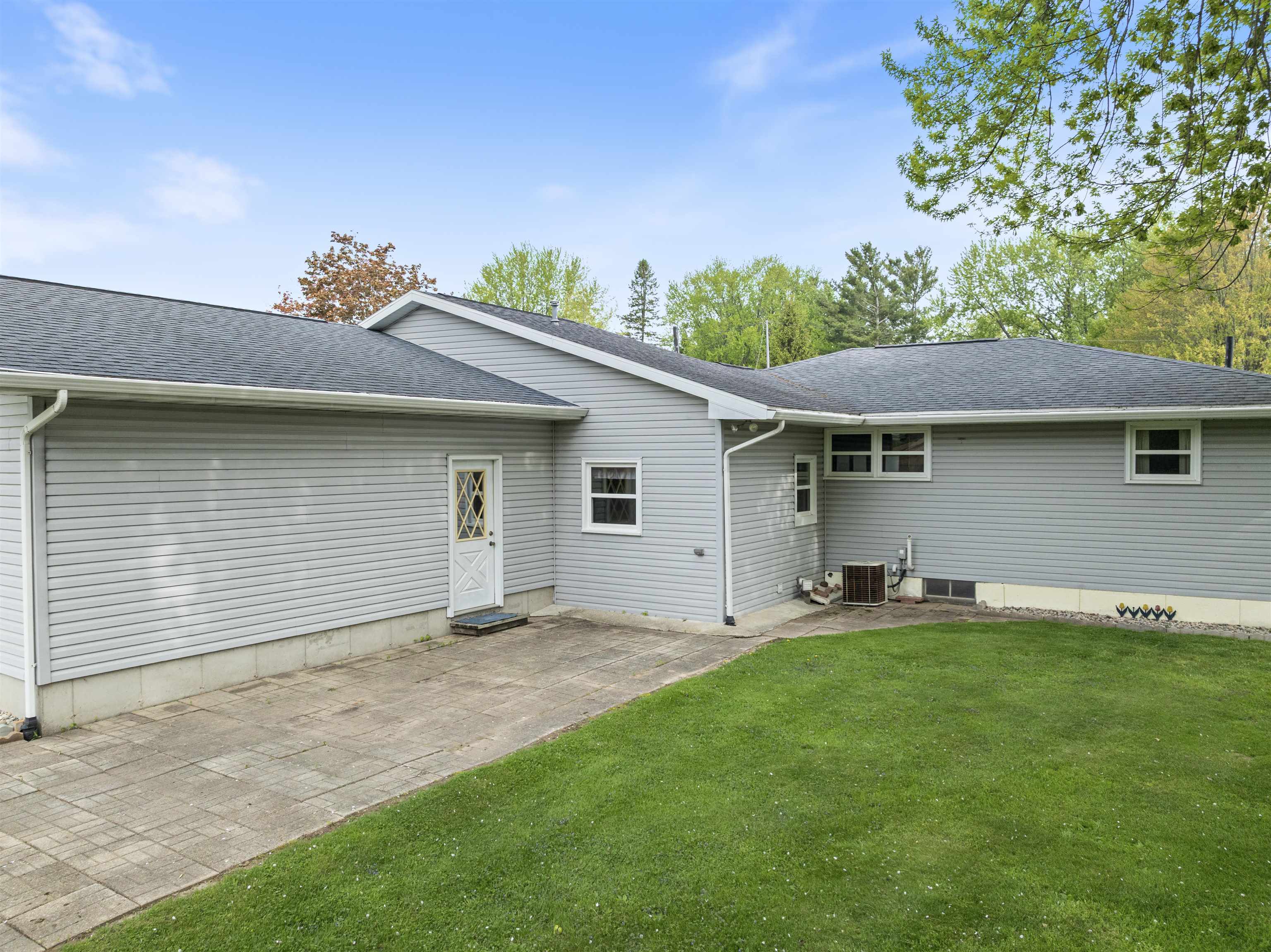 1324 E 8TH STREET, Marshfield, Wisconsin 54449, 3 Bedrooms Bedrooms, ,1 BathroomBathrooms,Residential,For Sale,1324 E 8TH STREET,22502380