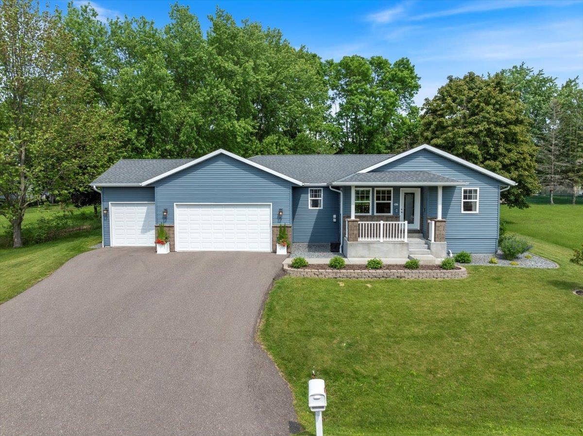 907 N SCHMIDT AVENUE, Marshfield, Wisconsin 54449, 4 Bedrooms Bedrooms, ,3 BathroomsBathrooms,Residential,For Sale,907 N SCHMIDT AVENUE,22502404