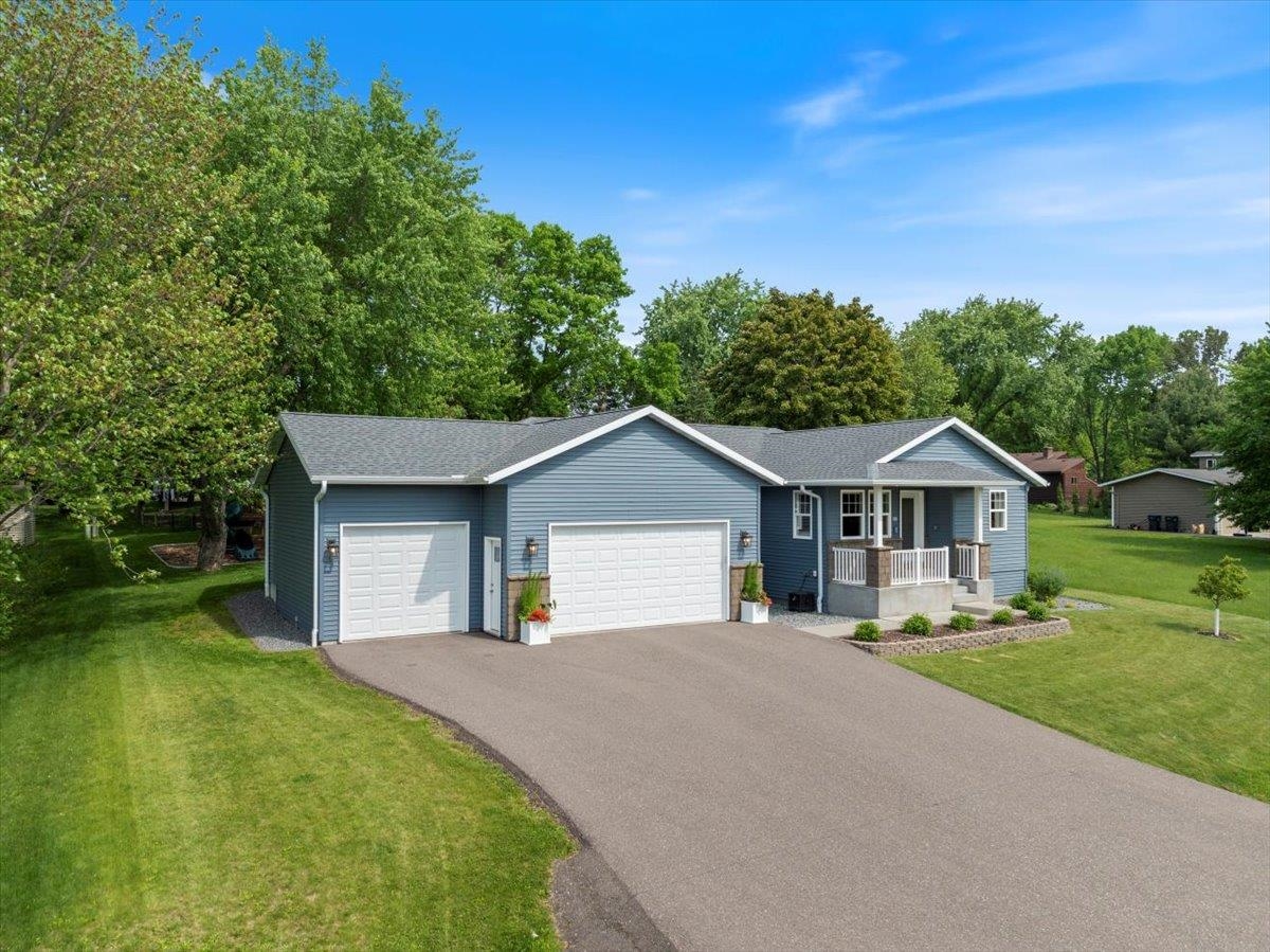 907 N SCHMIDT AVENUE, Marshfield, Wisconsin 54449, 4 Bedrooms Bedrooms, ,3 BathroomsBathrooms,Residential,For Sale,907 N SCHMIDT AVENUE,22502404