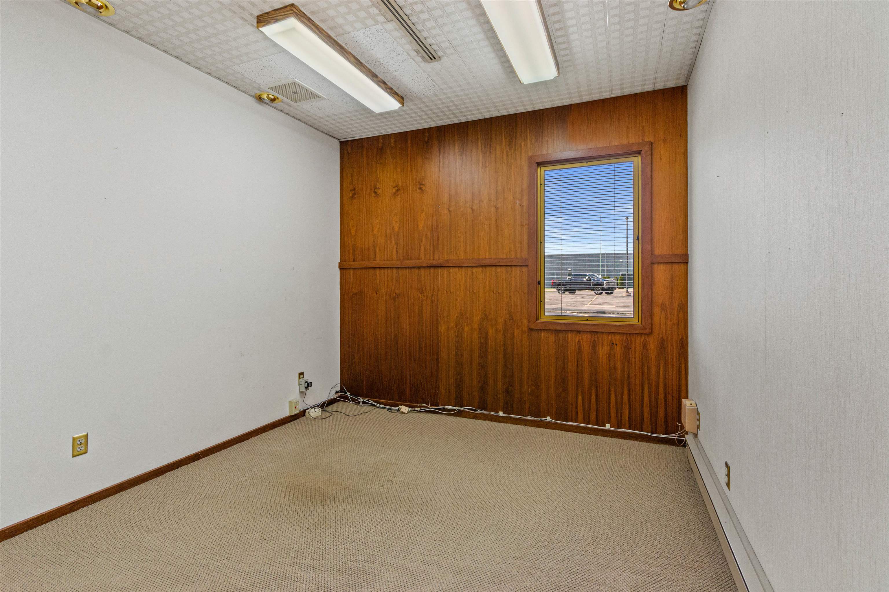 311 W GRAND AVENUE, Wisconsin Rapids, Wisconsin 54495, ,Commercial/industrial,For Rent,311 W GRAND AVENUE,22502415