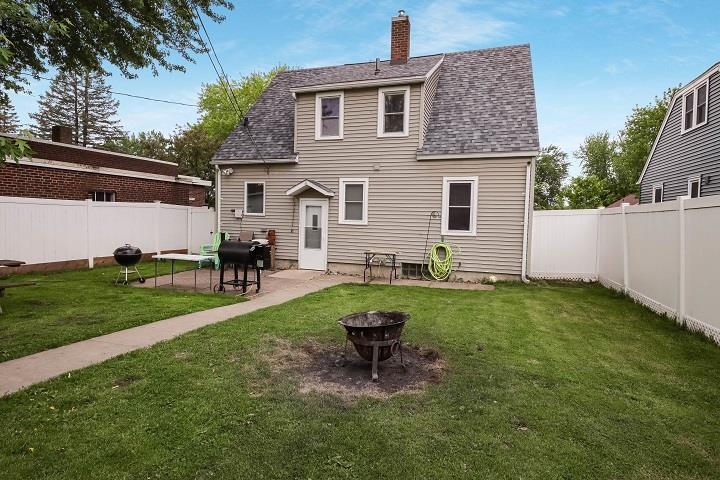 1111 S CEDAR AVENUE, Marshfield, Wisconsin 54449, 3 Bedrooms Bedrooms, ,1 BathroomBathrooms,Residential,For Sale,1111 S CEDAR AVENUE,22502424