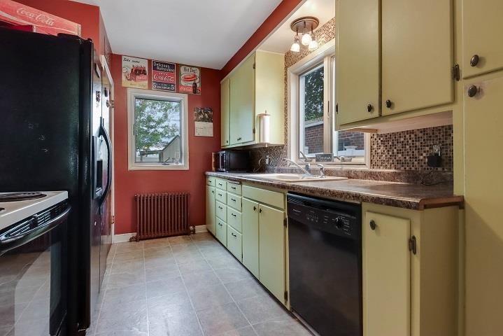 1111 S CEDAR AVENUE, Marshfield, Wisconsin 54449, 3 Bedrooms Bedrooms, ,1 BathroomBathrooms,Residential,For Sale,1111 S CEDAR AVENUE,22502424