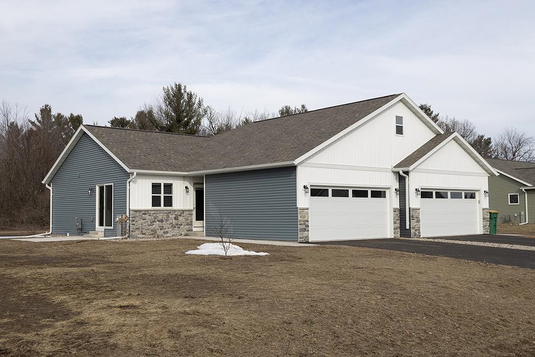 910-920 GREEN PASTURES TRAIL, Plover, Wisconsin 54467, 2 Bedrooms Bedrooms, 5 Rooms Rooms,1 BathroomBathrooms,Multi-family,For Sale,910-920 GREEN PASTURES TRAIL,22502439