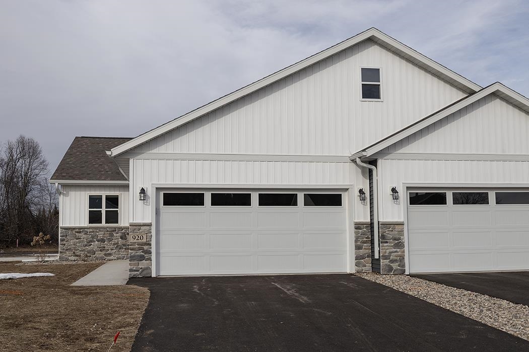 910-920 GREEN PASTURES TRAIL, Plover, Wisconsin 54467, 2 Bedrooms Bedrooms, 5 Rooms Rooms,1 BathroomBathrooms,Multi-family,For Sale,910-920 GREEN PASTURES TRAIL,22502439