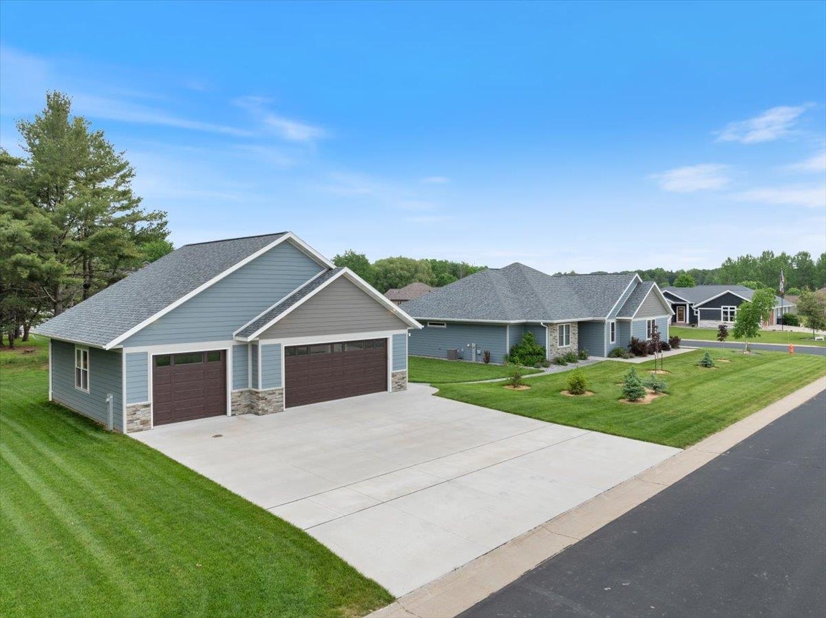 1415 E 20TH STREET, Marshfield, Wisconsin 54449, 2 Bedrooms Bedrooms, ,2 BathroomsBathrooms,Residential,For Sale,1415 E 20TH STREET,22502476