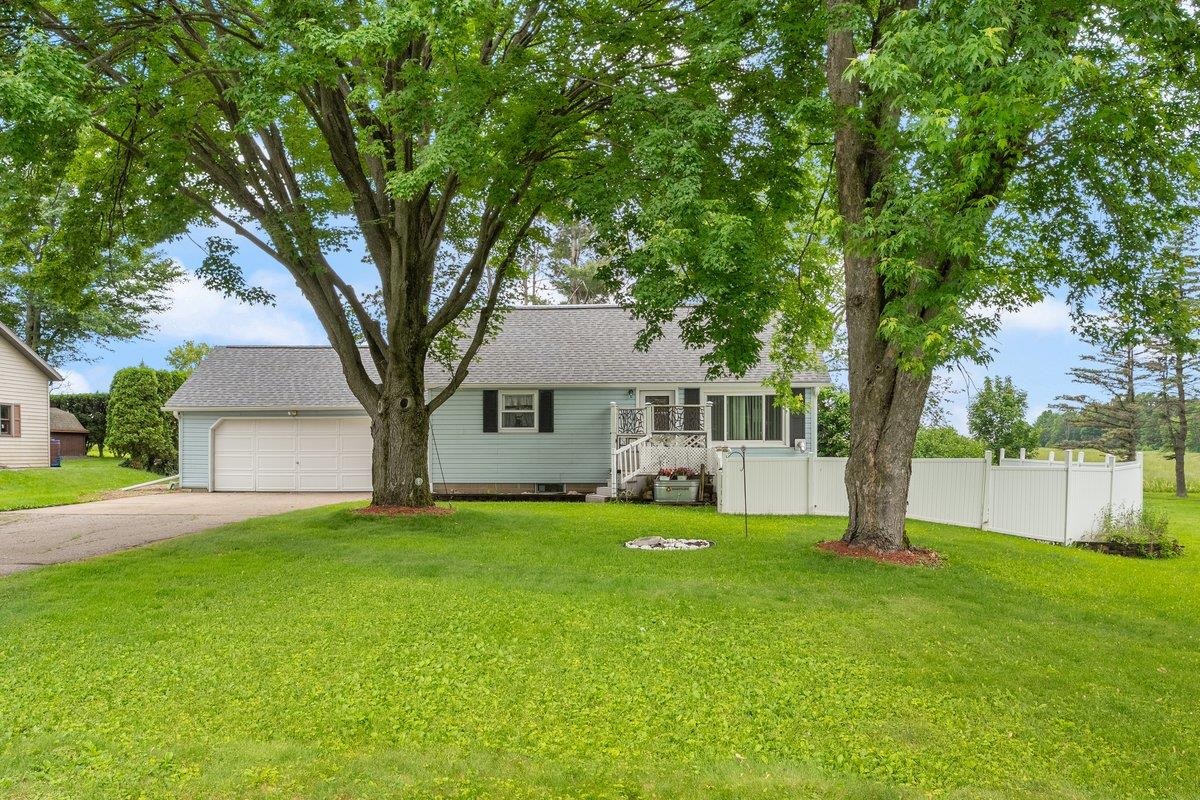 11165 MAIN STREET, Hewitt, Wisconsin 54441, 2 Bedrooms Bedrooms, ,2 BathroomsBathrooms,Residential,For Sale,11165 MAIN STREET,22502638