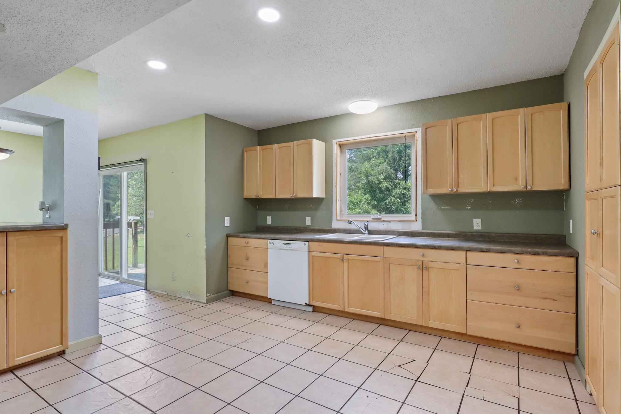 917 5TH AVENUE, Hancock, Wisconsin 54943, 3 Bedrooms Bedrooms, ,2 BathroomsBathrooms,Residential,For Sale,917 5TH AVENUE,22502644