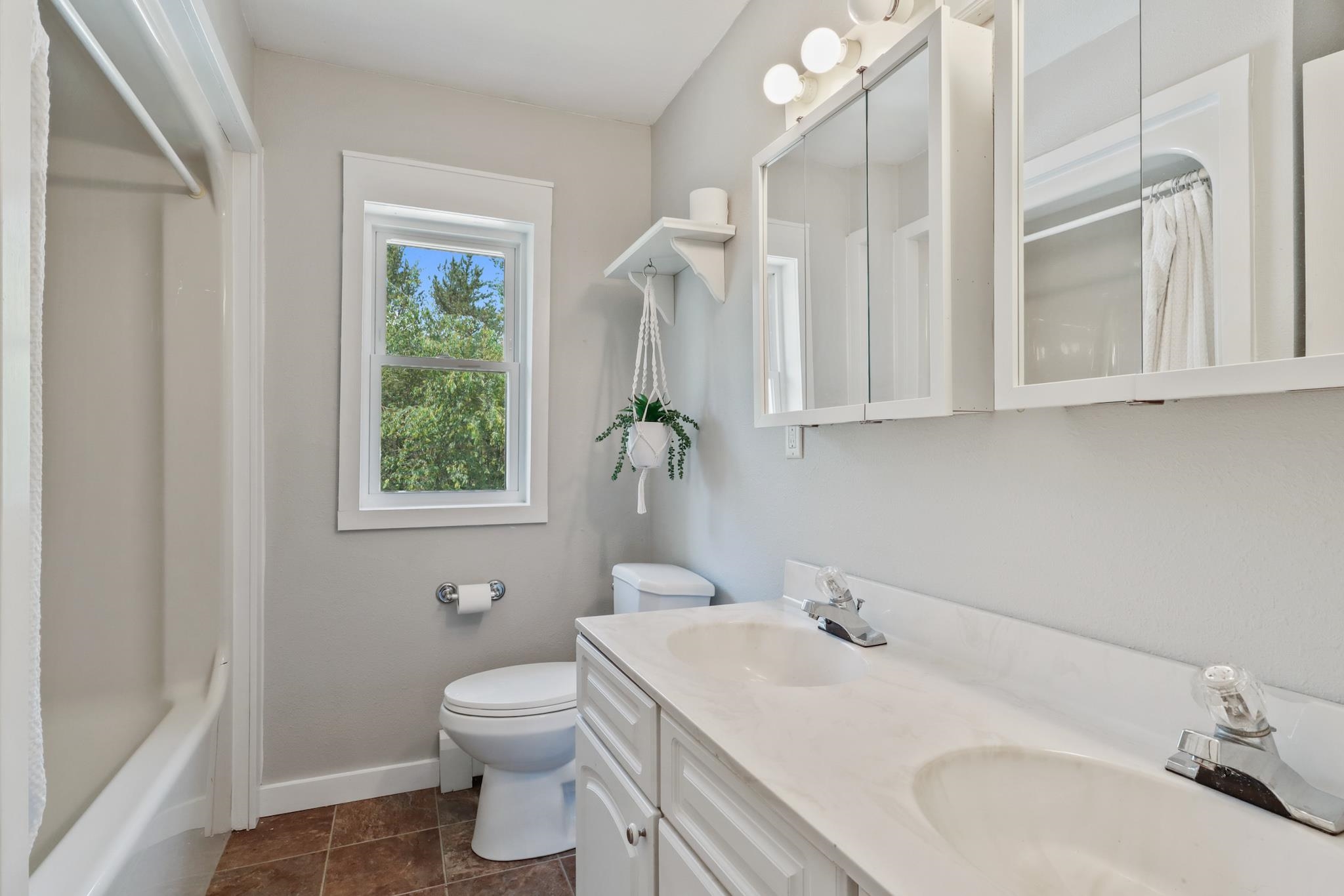 917 5TH AVENUE, Hancock, Wisconsin 54943, 3 Bedrooms Bedrooms, ,2 BathroomsBathrooms,Residential,For Sale,917 5TH AVENUE,22502644
