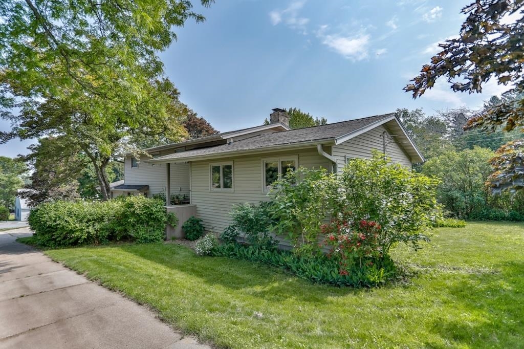 329 N 12TH AVENUE, Wausau, Wisconsin 54401, 3 Bedrooms Bedrooms, ,2 BathroomsBathrooms,Residential,For Sale,329 N 12TH AVENUE,22502647