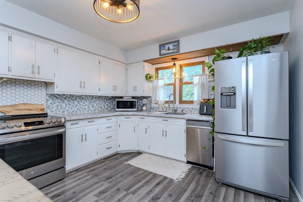 2402 ZIMMERMAN STREET, Wausau, Wisconsin 54403, 2 Bedrooms Bedrooms, ,2 BathroomsBathrooms,Residential,For Sale,2402 ZIMMERMAN STREET,22502650