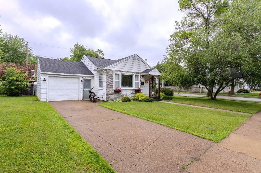 2402 ZIMMERMAN STREET, Wausau, Wisconsin 54403, 2 Bedrooms Bedrooms, ,2 BathroomsBathrooms,Residential,For Sale,2402 ZIMMERMAN STREET,22502650