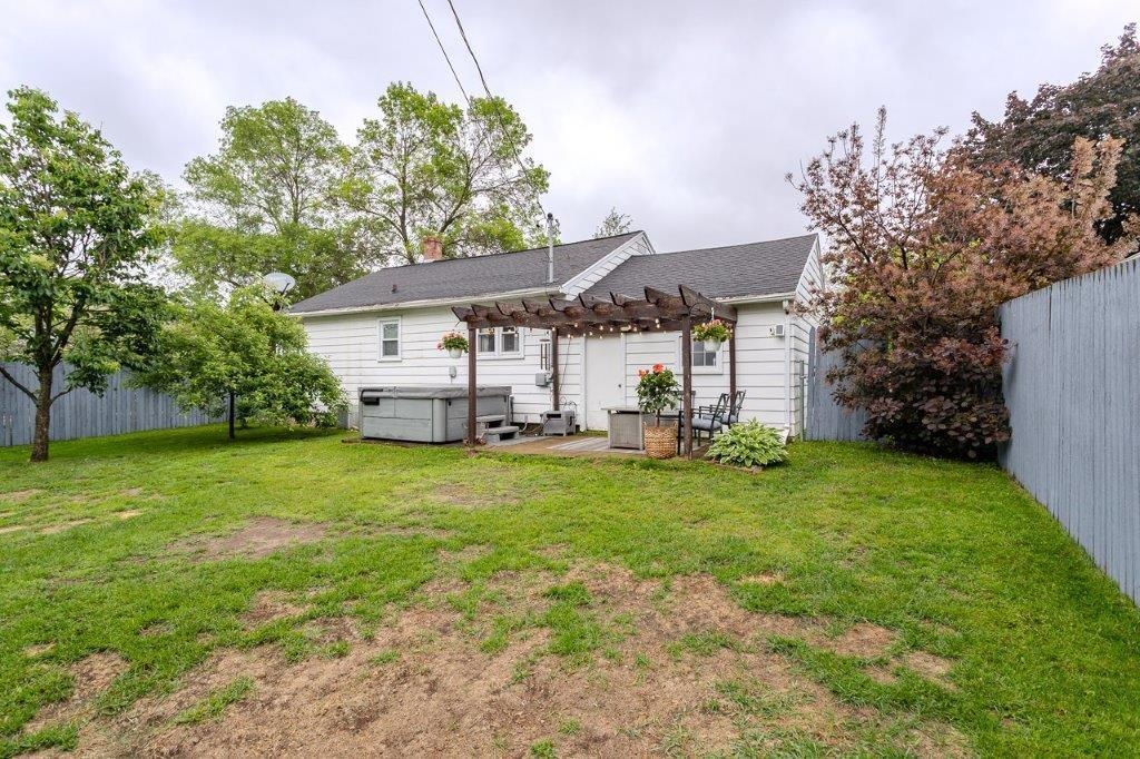 2402 ZIMMERMAN STREET, Wausau, Wisconsin 54403, 2 Bedrooms Bedrooms, ,2 BathroomsBathrooms,Residential,For Sale,2402 ZIMMERMAN STREET,22502650