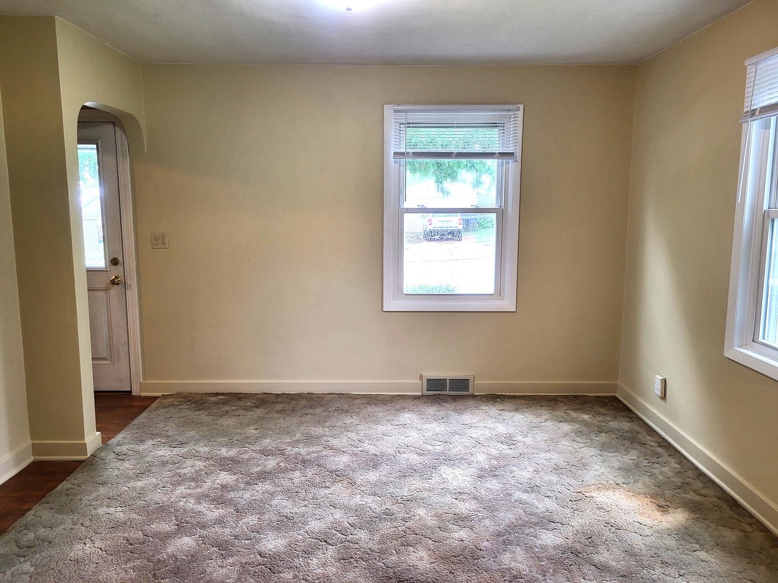 406 N WALNUT AVENUE, Marshfield, Wisconsin 54449, 2 Bedrooms Bedrooms, ,1 BathroomBathrooms,Residential,For Sale,406 N WALNUT AVENUE,22502661