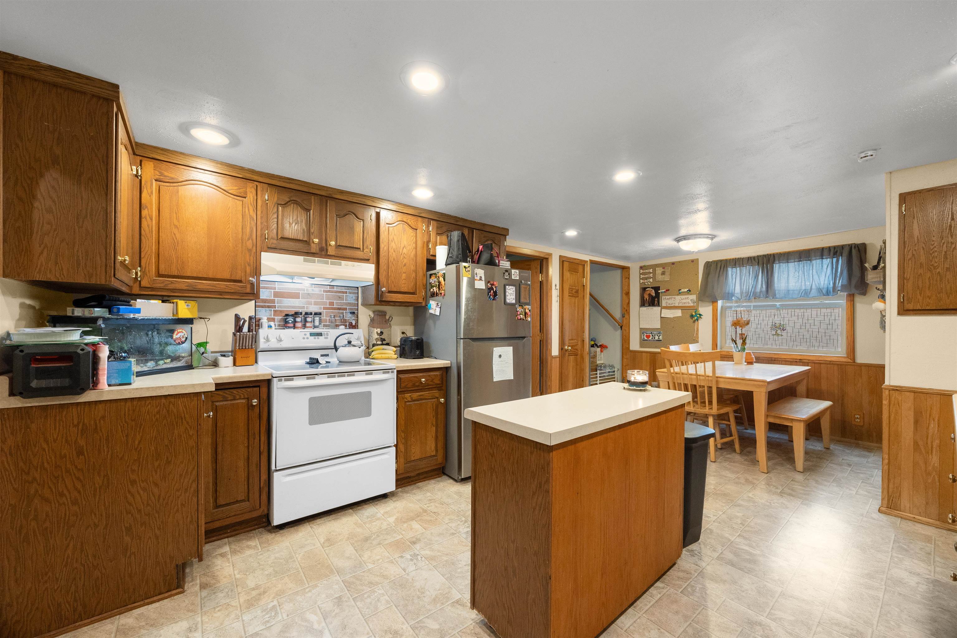 2108 OAK STREET, Stevens Point, Wisconsin 54481, 4 Bedrooms Bedrooms, ,1 BathroomBathrooms,Residential,For Sale,2108 OAK STREET,22502665