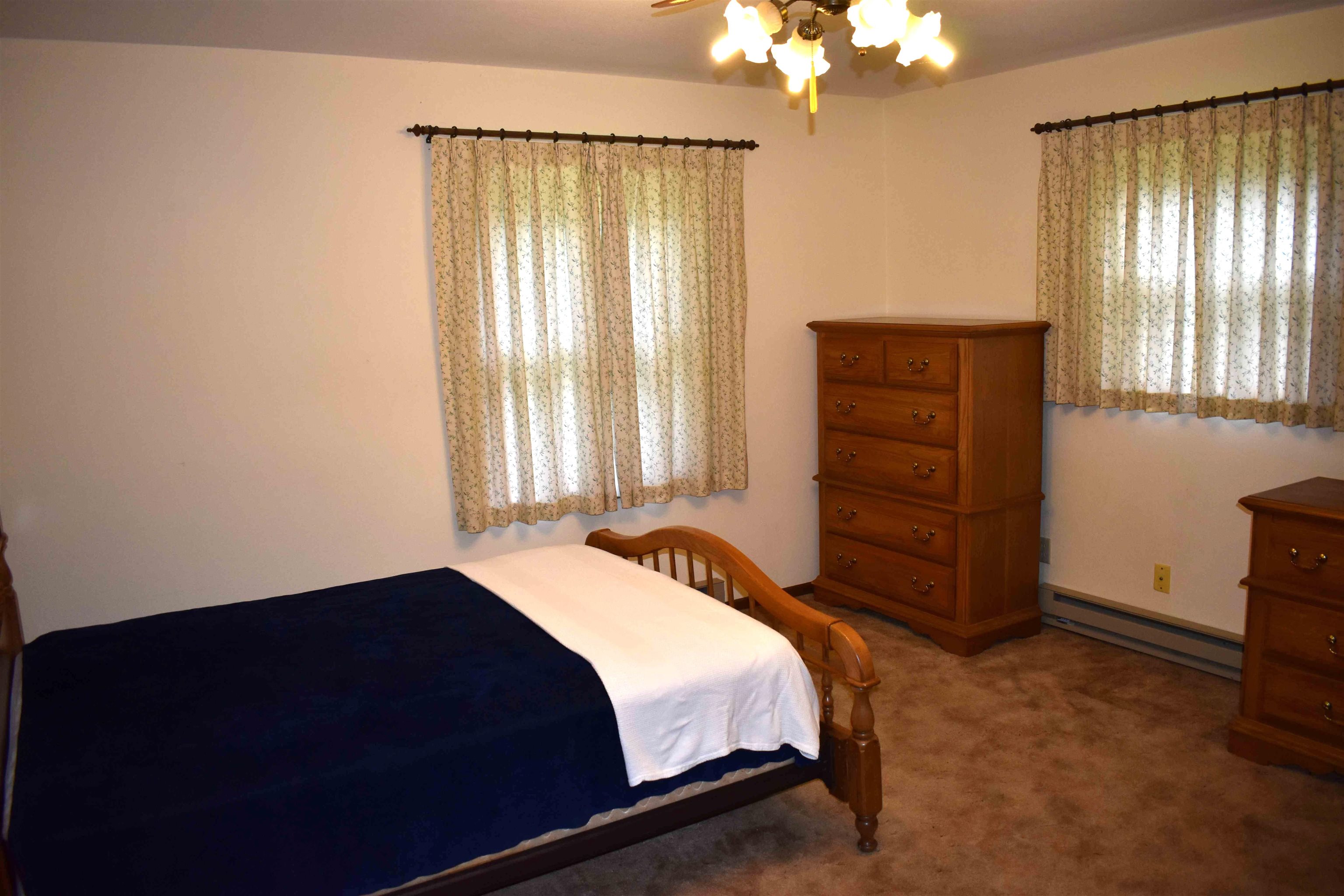 927 S OAKWOOD STREET, Hancock, Wisconsin 54943, 3 Bedrooms Bedrooms, ,1 BathroomBathrooms,Residential,For Sale,927 S OAKWOOD STREET,22503106