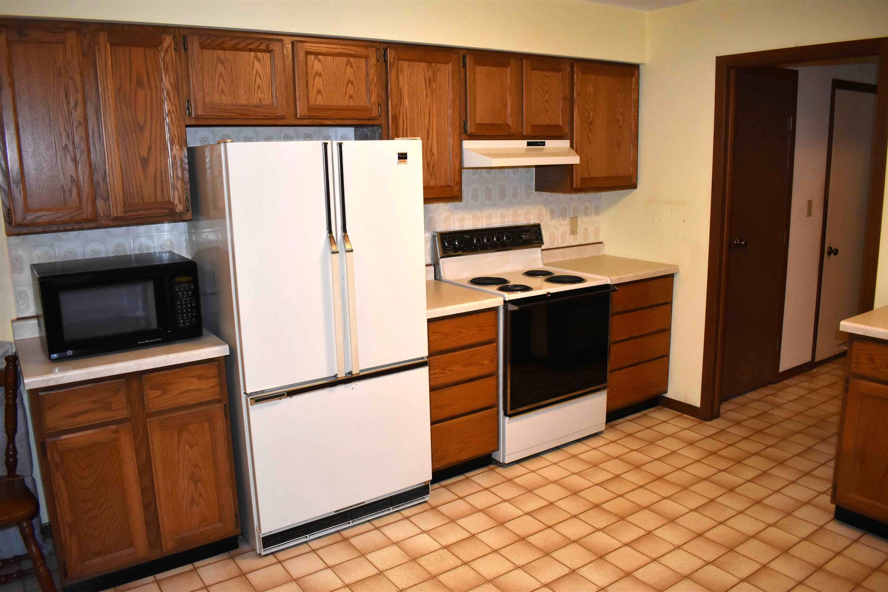 927 S OAKWOOD STREET, Hancock, Wisconsin 54943, 3 Bedrooms Bedrooms, ,1 BathroomBathrooms,Residential,For Sale,927 S OAKWOOD STREET,22503106