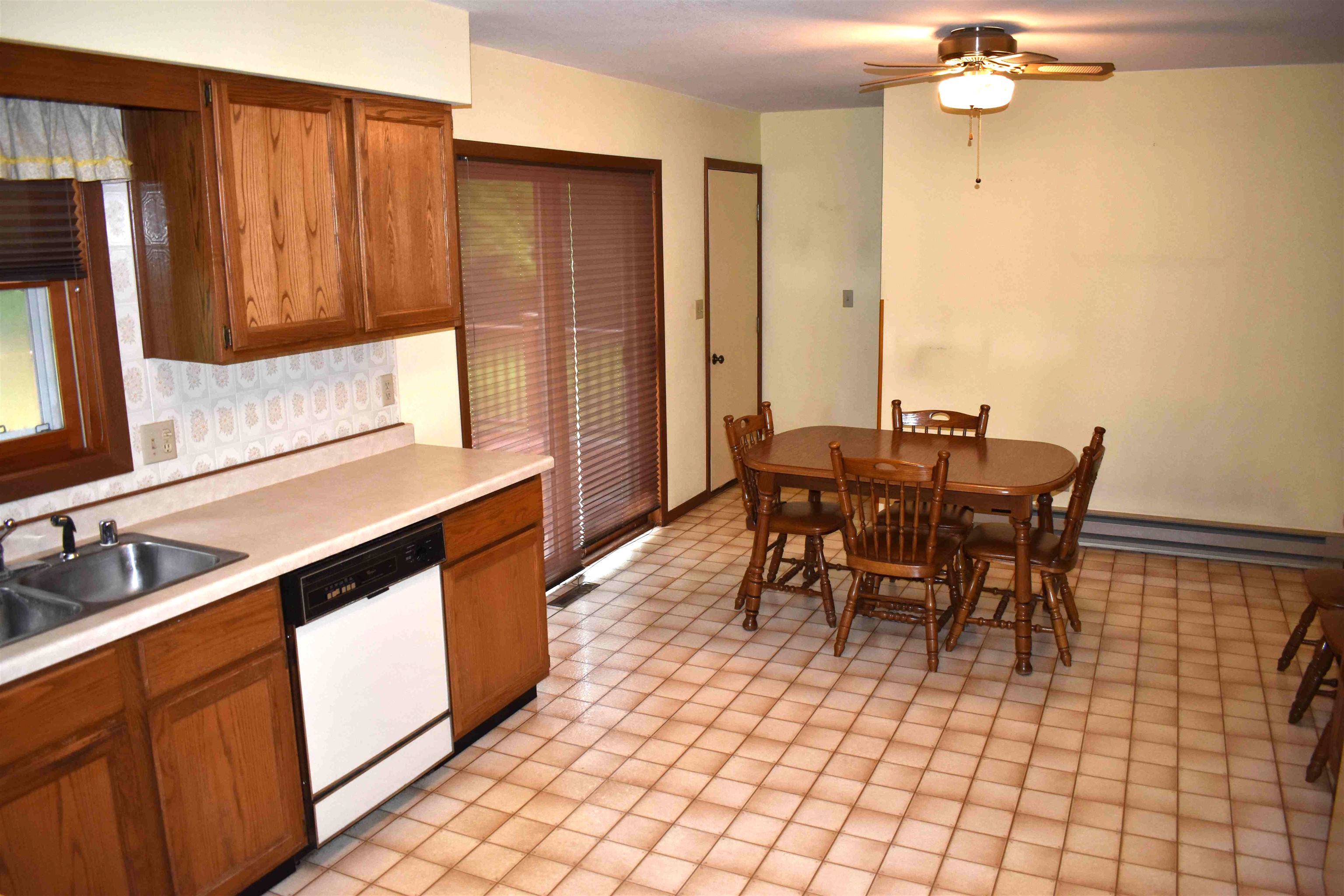 927 S OAKWOOD STREET, Hancock, Wisconsin 54943, 3 Bedrooms Bedrooms, ,1 BathroomBathrooms,Residential,For Sale,927 S OAKWOOD STREET,22503106