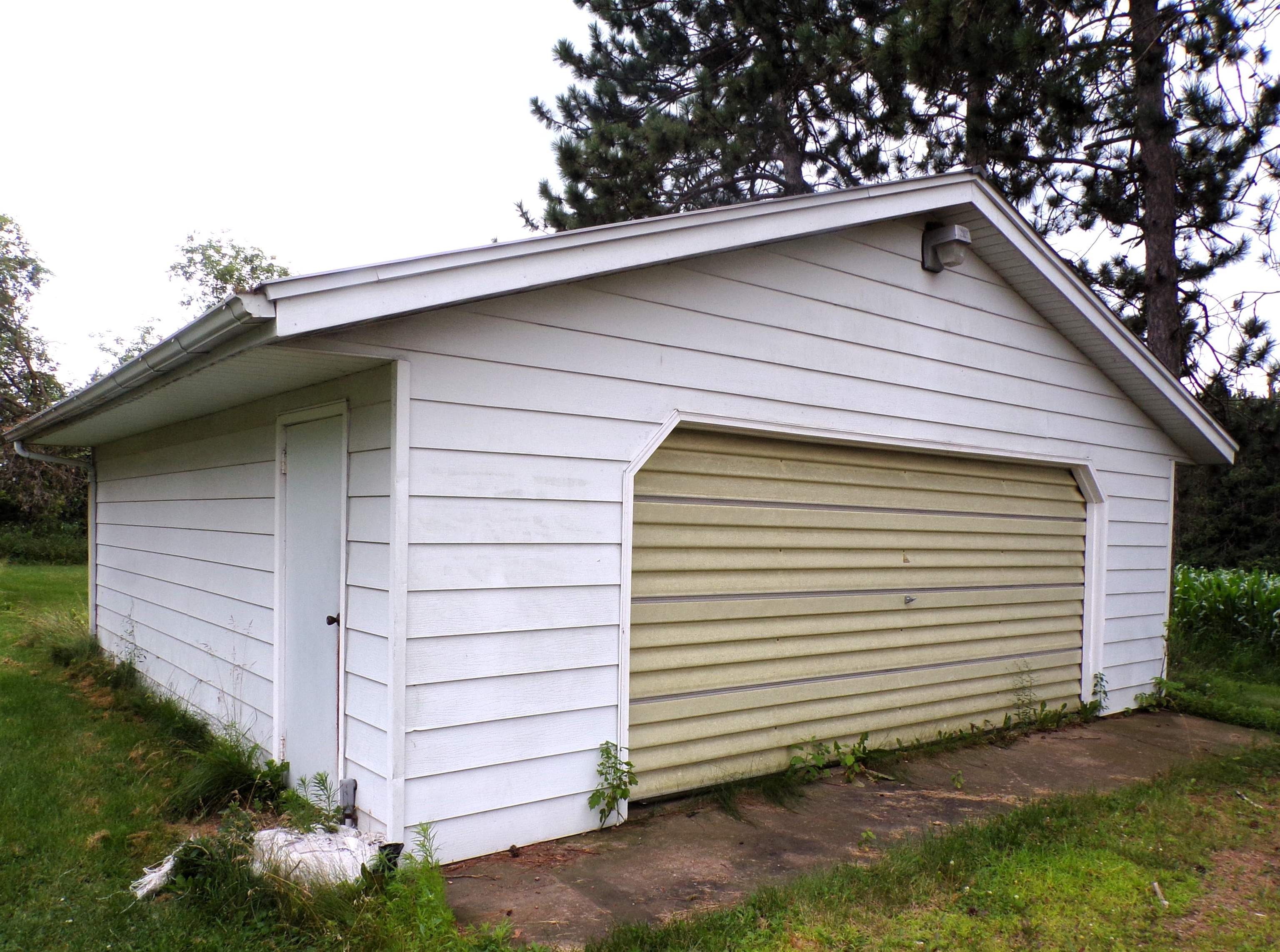 609 E SCHOFIELD AVENUE, Greenwood, Wisconsin 54437, 4 Bedrooms Bedrooms, ,2 BathroomsBathrooms,Residential,For Sale,609 E SCHOFIELD AVENUE,22503388