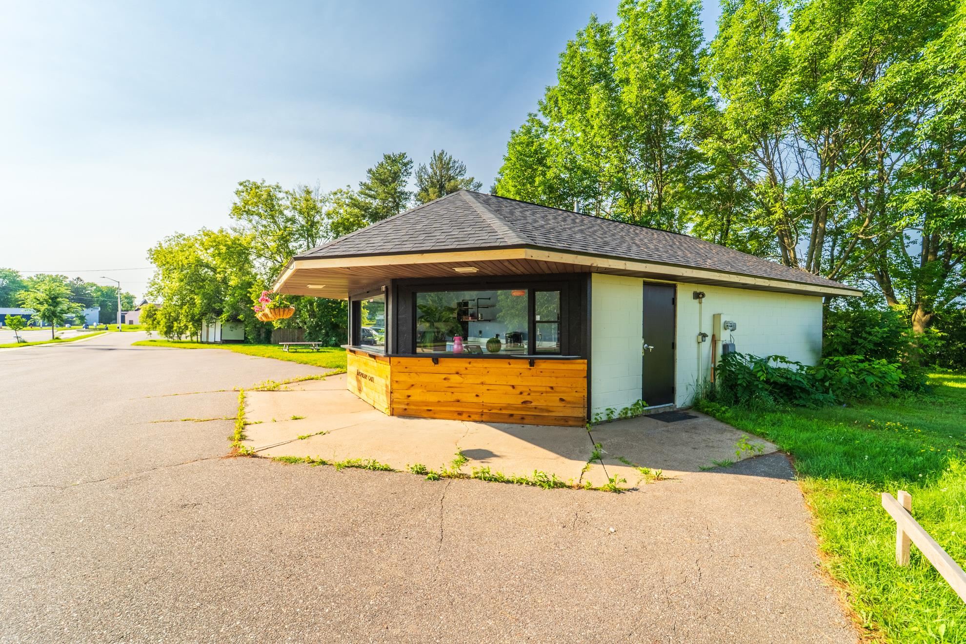 1707 MERRILL AVENUE, Wausau, Wisconsin 54401, ,Commercial/industrial,For Sale,1707 MERRILL AVENUE,22503587