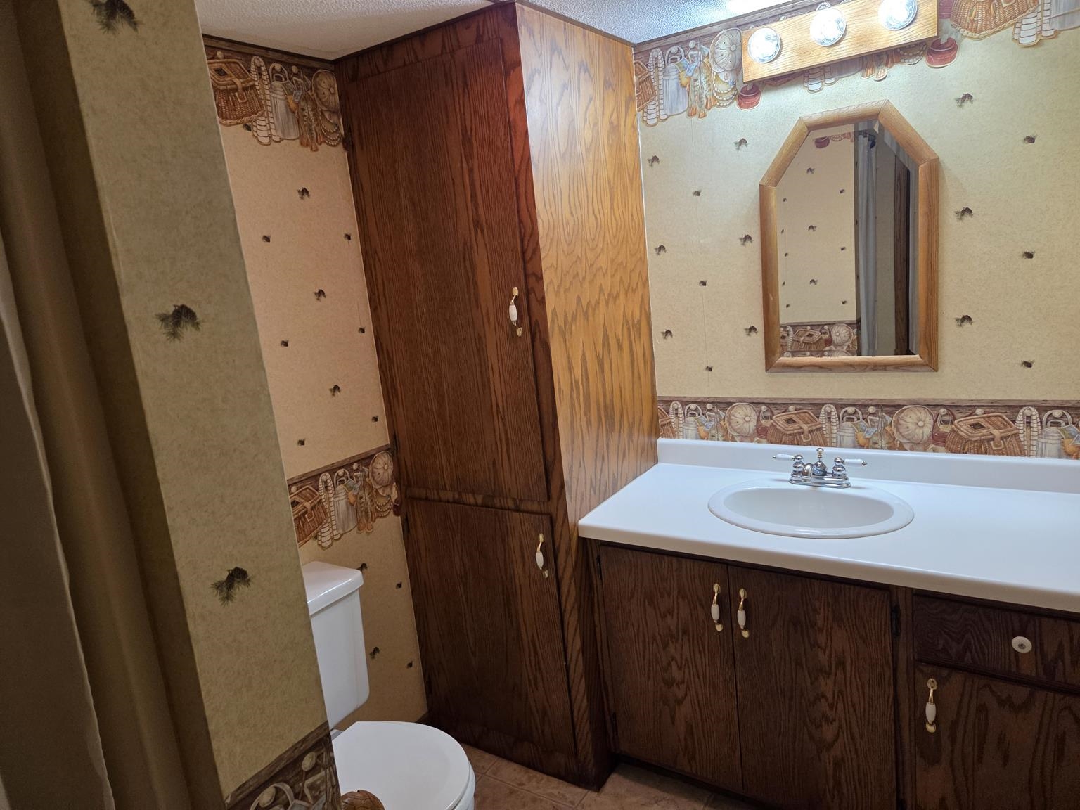 1701 N PALMETTO AVENUE, Marshfield, Wisconsin 54449, 3 Bedrooms Bedrooms, ,2 BathroomsBathrooms,Residential,For Sale,1701 N PALMETTO AVENUE,22503941