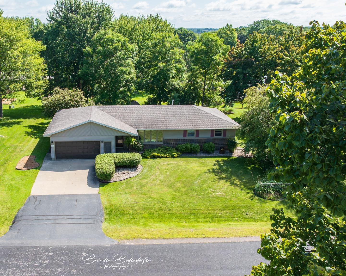 1701 N PALMETTO AVENUE, Marshfield, Wisconsin 54449, 3 Bedrooms Bedrooms, ,2 BathroomsBathrooms,Residential,For Sale,1701 N PALMETTO AVENUE,22503941