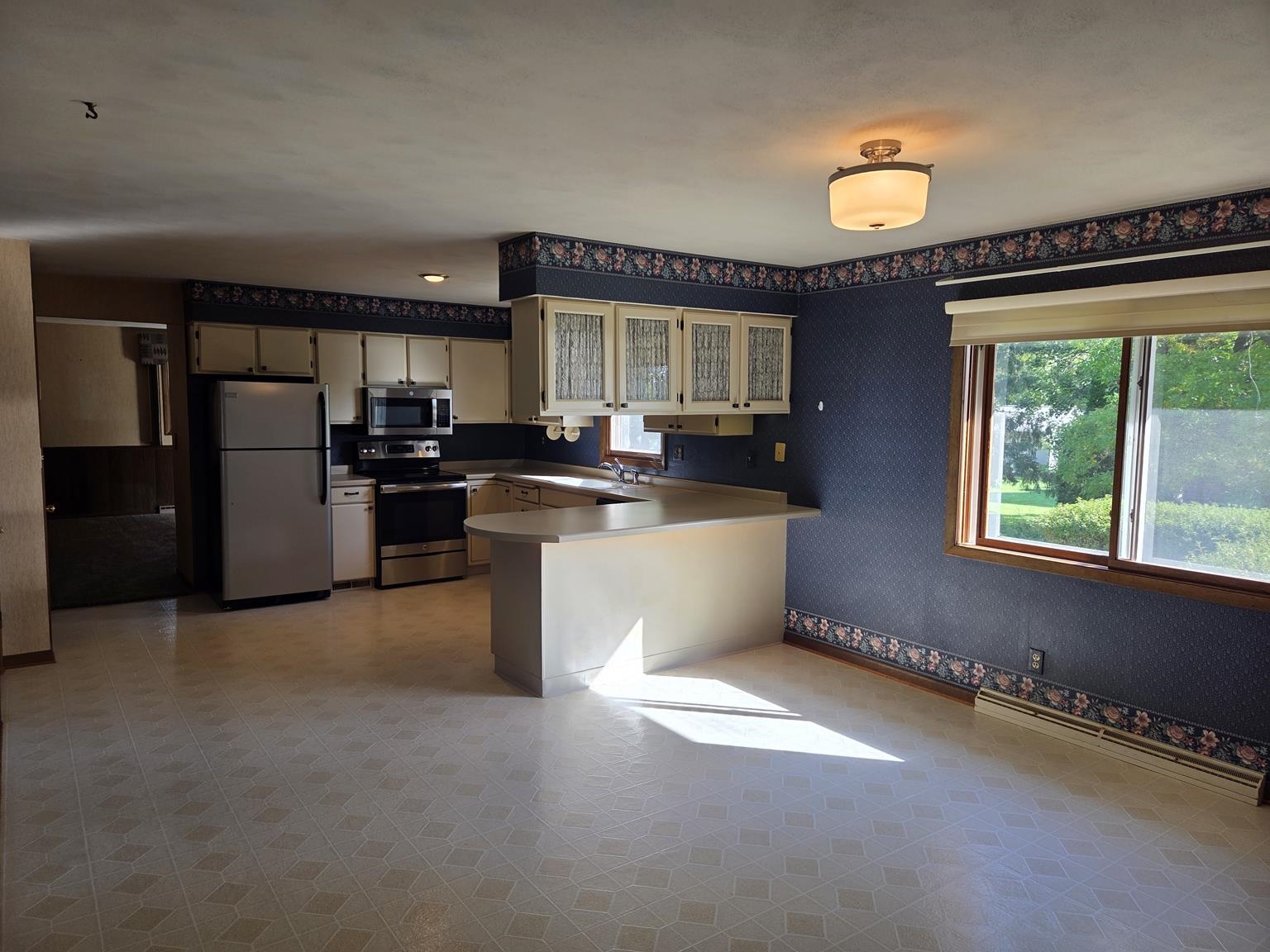 1701 N PALMETTO AVENUE, Marshfield, Wisconsin 54449, 3 Bedrooms Bedrooms, ,2 BathroomsBathrooms,Residential,For Sale,1701 N PALMETTO AVENUE,22503941