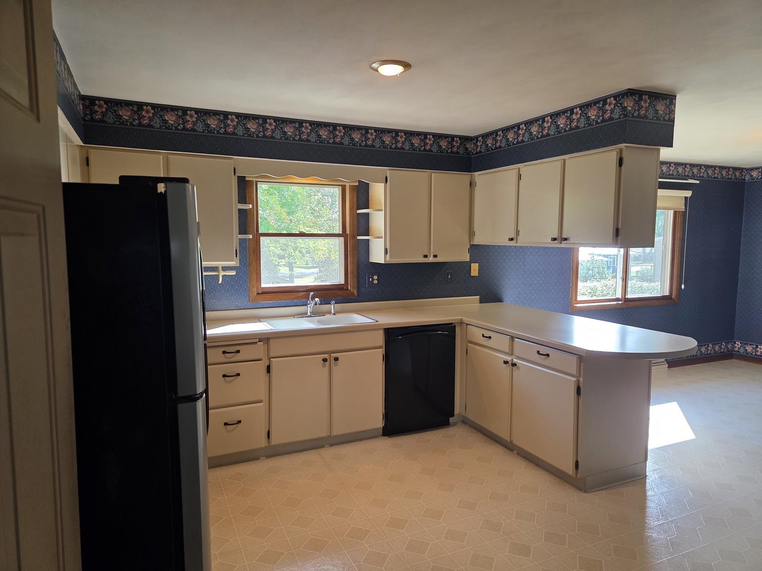 1701 N PALMETTO AVENUE, Marshfield, Wisconsin 54449, 3 Bedrooms Bedrooms, ,2 BathroomsBathrooms,Residential,For Sale,1701 N PALMETTO AVENUE,22503941