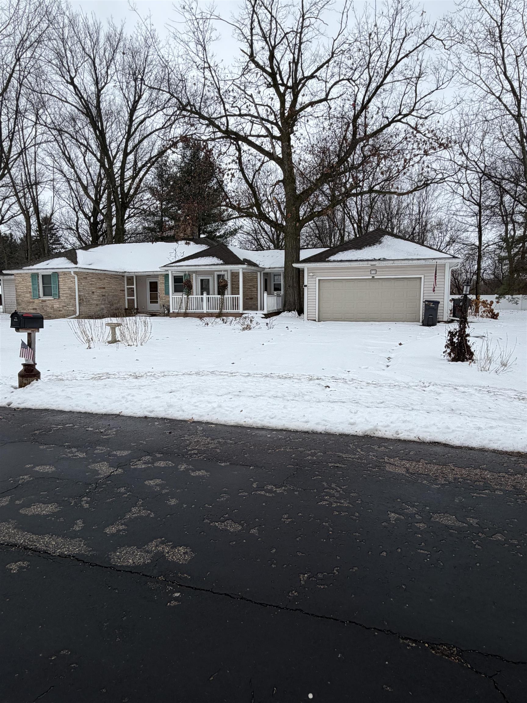 718 S DRAKE AVENUE, Marshfield, Wisconsin 54449-9999, 4 Bedrooms Bedrooms, ,3 BathroomsBathrooms,Residential,For Sale,718 S DRAKE AVENUE,22504034