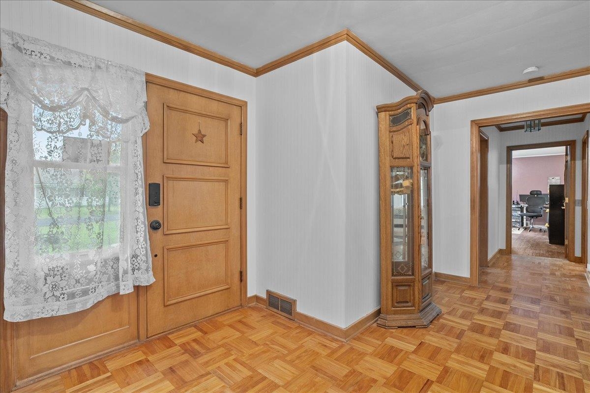 718 S DRAKE AVENUE, Marshfield, Wisconsin 54449-9999, 4 Bedrooms Bedrooms, ,3 BathroomsBathrooms,Residential,For Sale,718 S DRAKE AVENUE,22504034