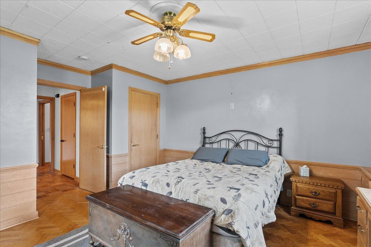 718 S DRAKE AVENUE, Marshfield, Wisconsin 54449-9999, 4 Bedrooms Bedrooms, ,3 BathroomsBathrooms,Residential,For Sale,718 S DRAKE AVENUE,22504034