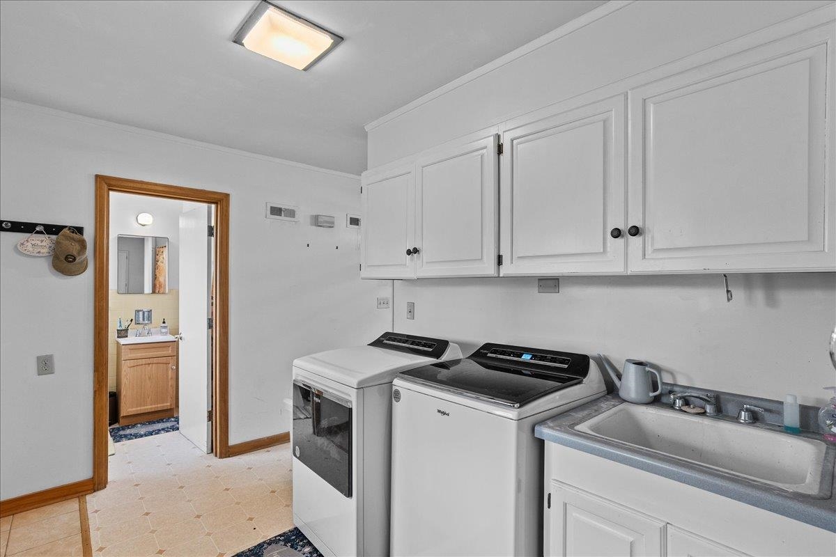 718 S DRAKE AVENUE, Marshfield, Wisconsin 54449-9999, 4 Bedrooms Bedrooms, ,3 BathroomsBathrooms,Residential,For Sale,718 S DRAKE AVENUE,22504034