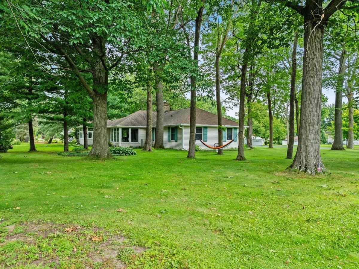 718 S DRAKE AVENUE, Marshfield, Wisconsin 54449-9999, 4 Bedrooms Bedrooms, ,3 BathroomsBathrooms,Residential,For Sale,718 S DRAKE AVENUE,22504034