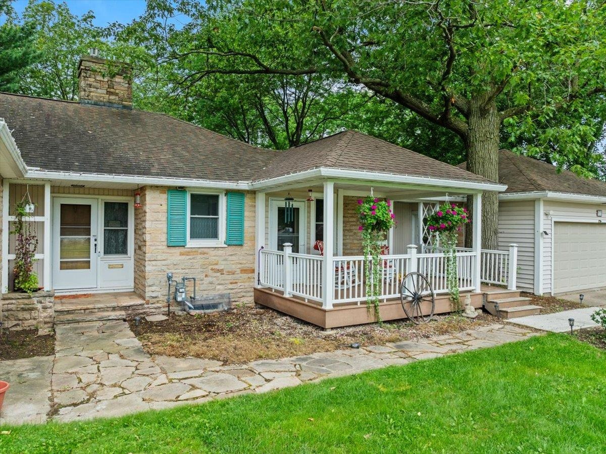 718 S DRAKE AVENUE, Marshfield, Wisconsin 54449-9999, 4 Bedrooms Bedrooms, ,3 BathroomsBathrooms,Residential,For Sale,718 S DRAKE AVENUE,22504034