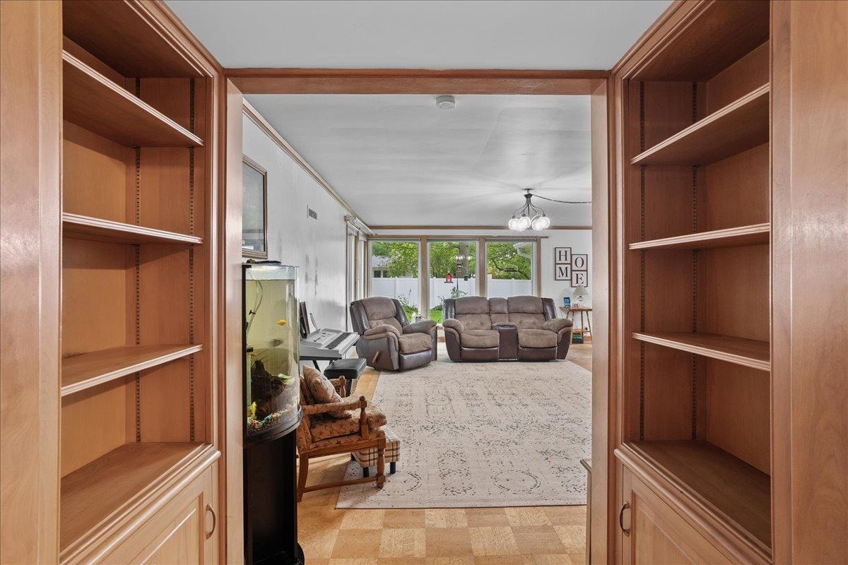 718 S DRAKE AVENUE, Marshfield, Wisconsin 54449-9999, 4 Bedrooms Bedrooms, ,3 BathroomsBathrooms,Residential,For Sale,718 S DRAKE AVENUE,22504034