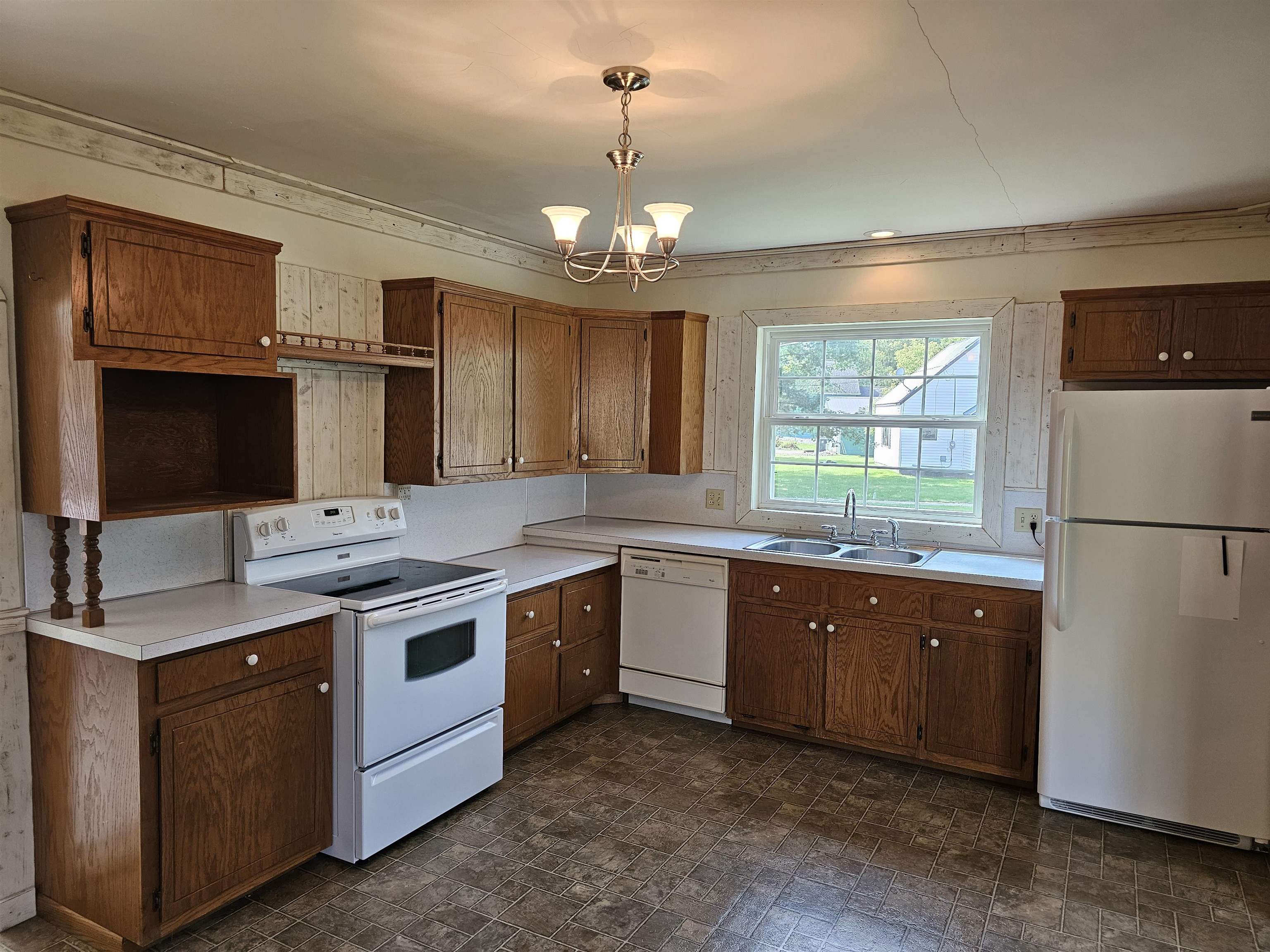 405 E PINE STREET, Medford, Wisconsin 54451, 3 Bedrooms Bedrooms, ,1 BathroomBathrooms,Residential,For Sale,405 E PINE STREET,22504181