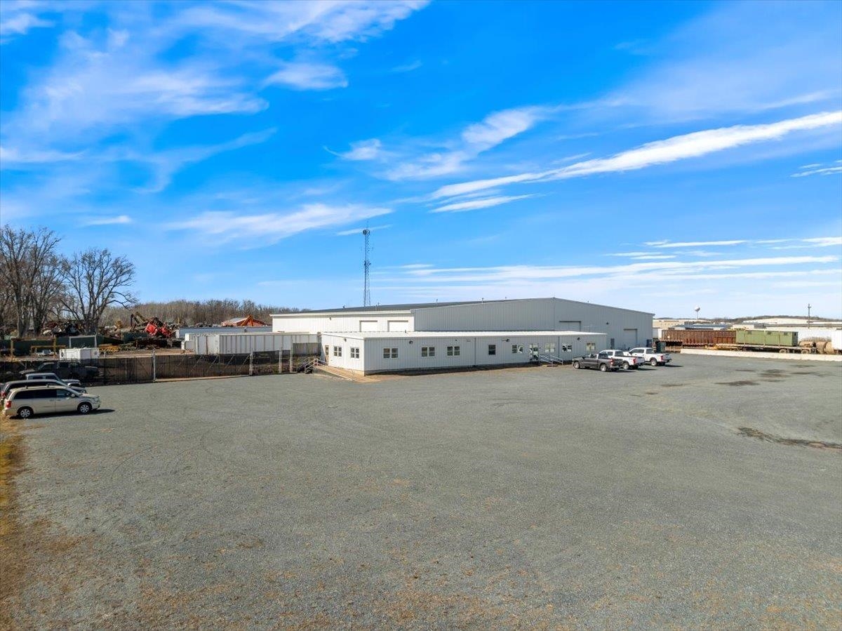 2402 S GALVIN AVENUE, Marshfield, Wisconsin 54449, ,Commercial/industrial,For Sale,2402 S GALVIN AVENUE,22504252