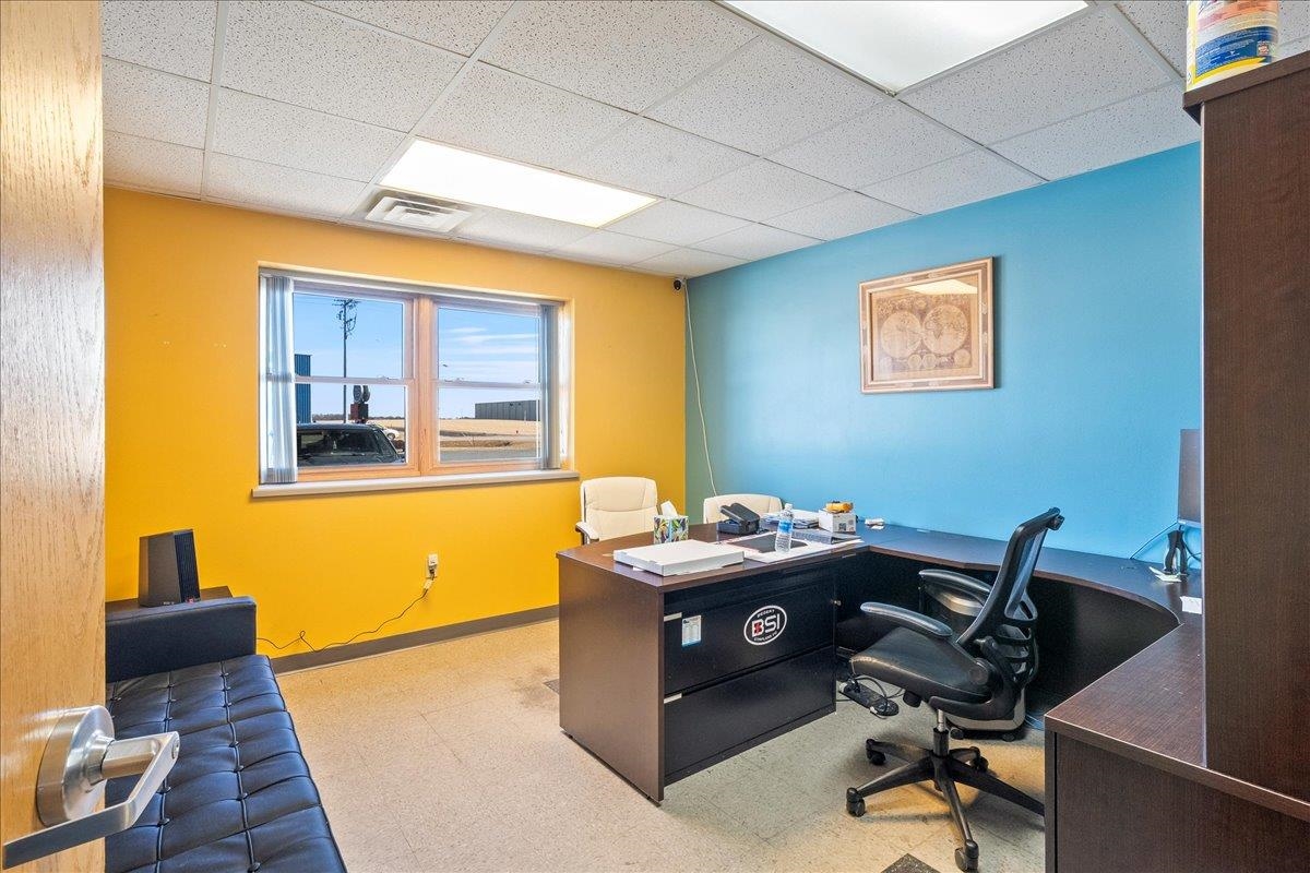 2402 S GALVIN AVENUE, Marshfield, Wisconsin 54449, ,Commercial/industrial,For Sale,2402 S GALVIN AVENUE,22504252