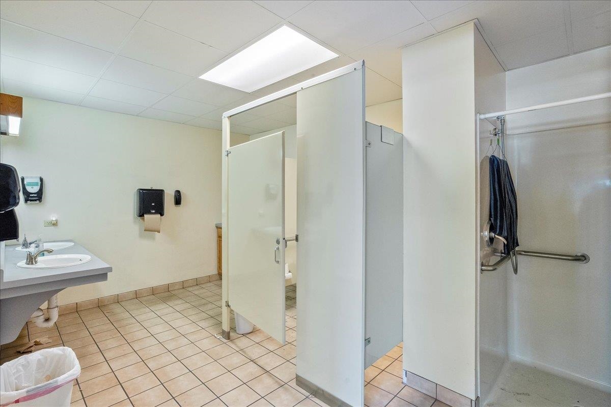 2402 S GALVIN AVENUE, Marshfield, Wisconsin 54449, ,Commercial/industrial,For Sale,2402 S GALVIN AVENUE,22504252