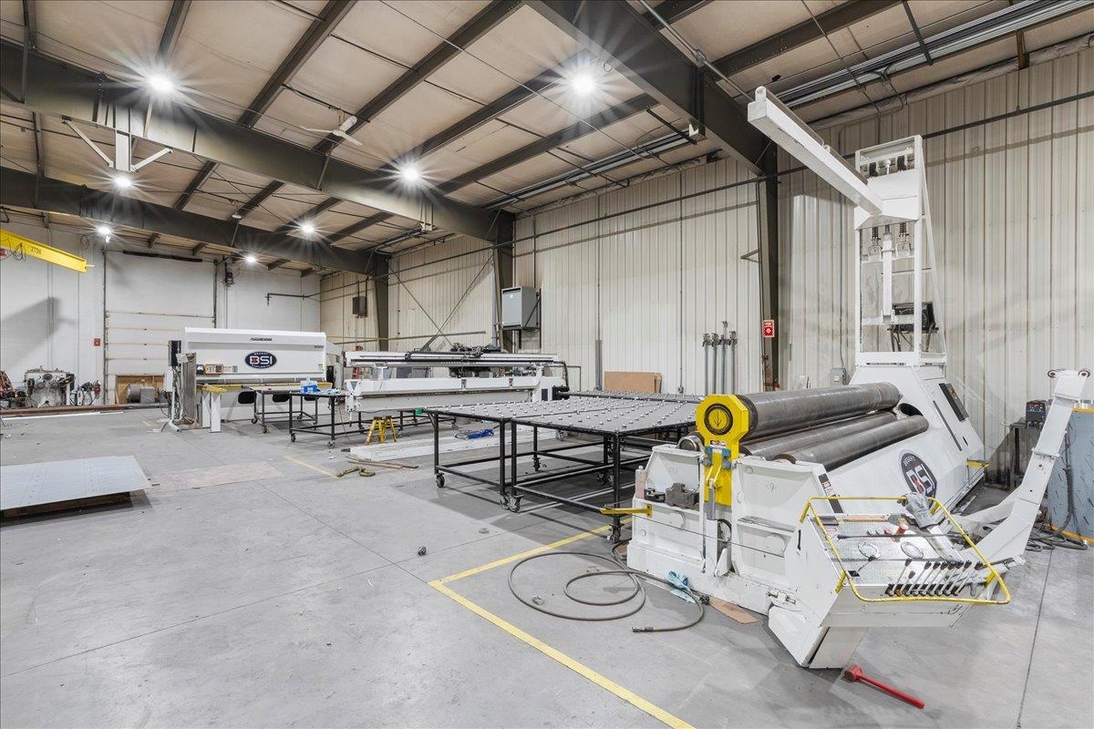 2402 S GALVIN AVENUE, Marshfield, Wisconsin 54449, ,Commercial/industrial,For Sale,2402 S GALVIN AVENUE,22504252