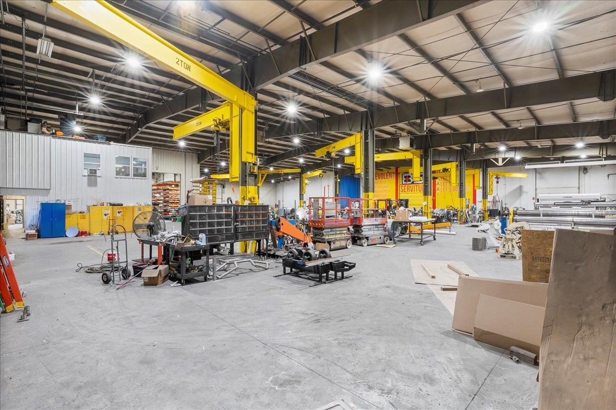 2402 S GALVIN AVENUE, Marshfield, Wisconsin 54449, ,Commercial/industrial,For Sale,2402 S GALVIN AVENUE,22504252