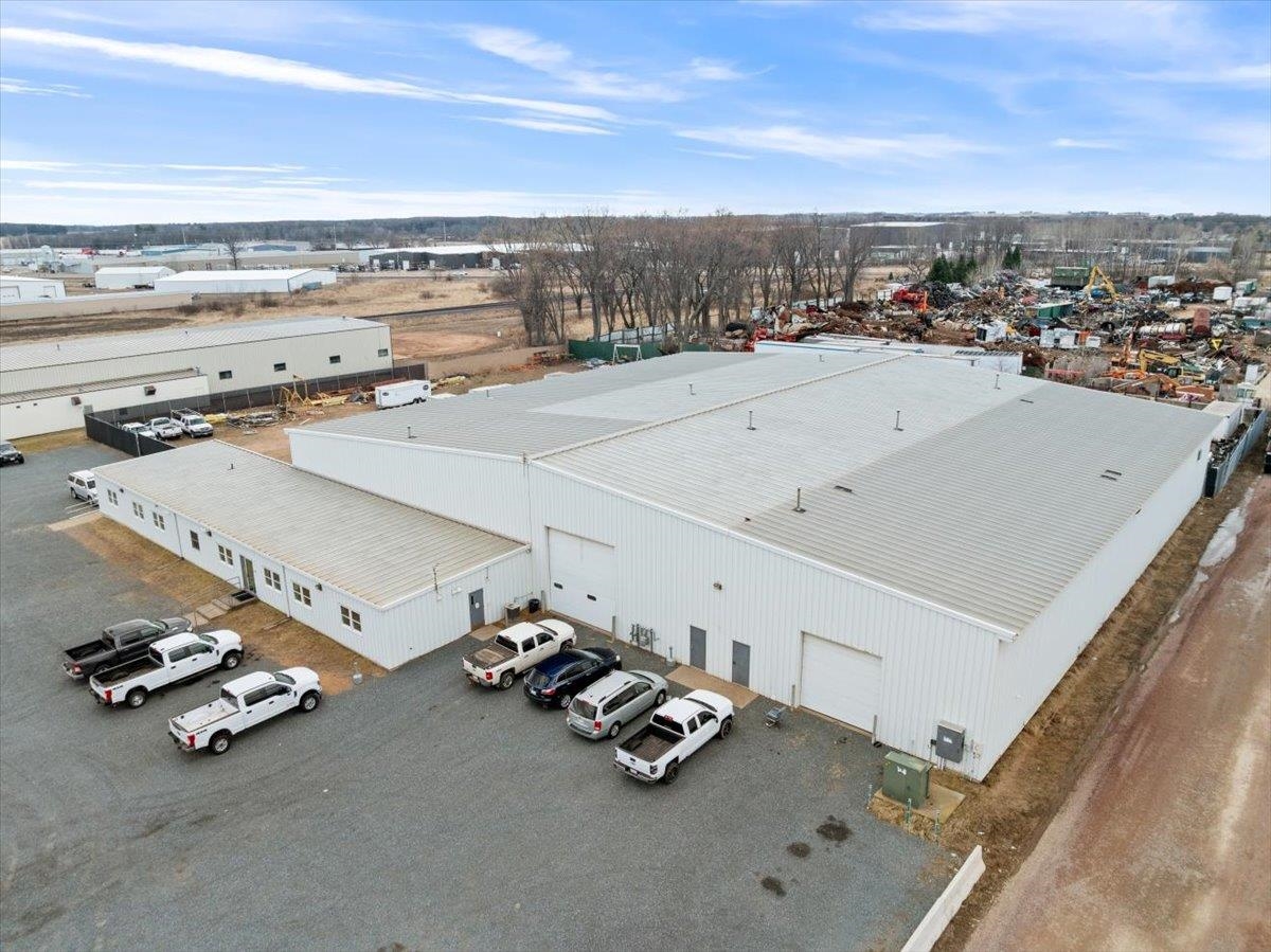 2402 S GALVIN AVENUE, Marshfield, Wisconsin 54449, ,Commercial/industrial,For Sale,2402 S GALVIN AVENUE,22504252
