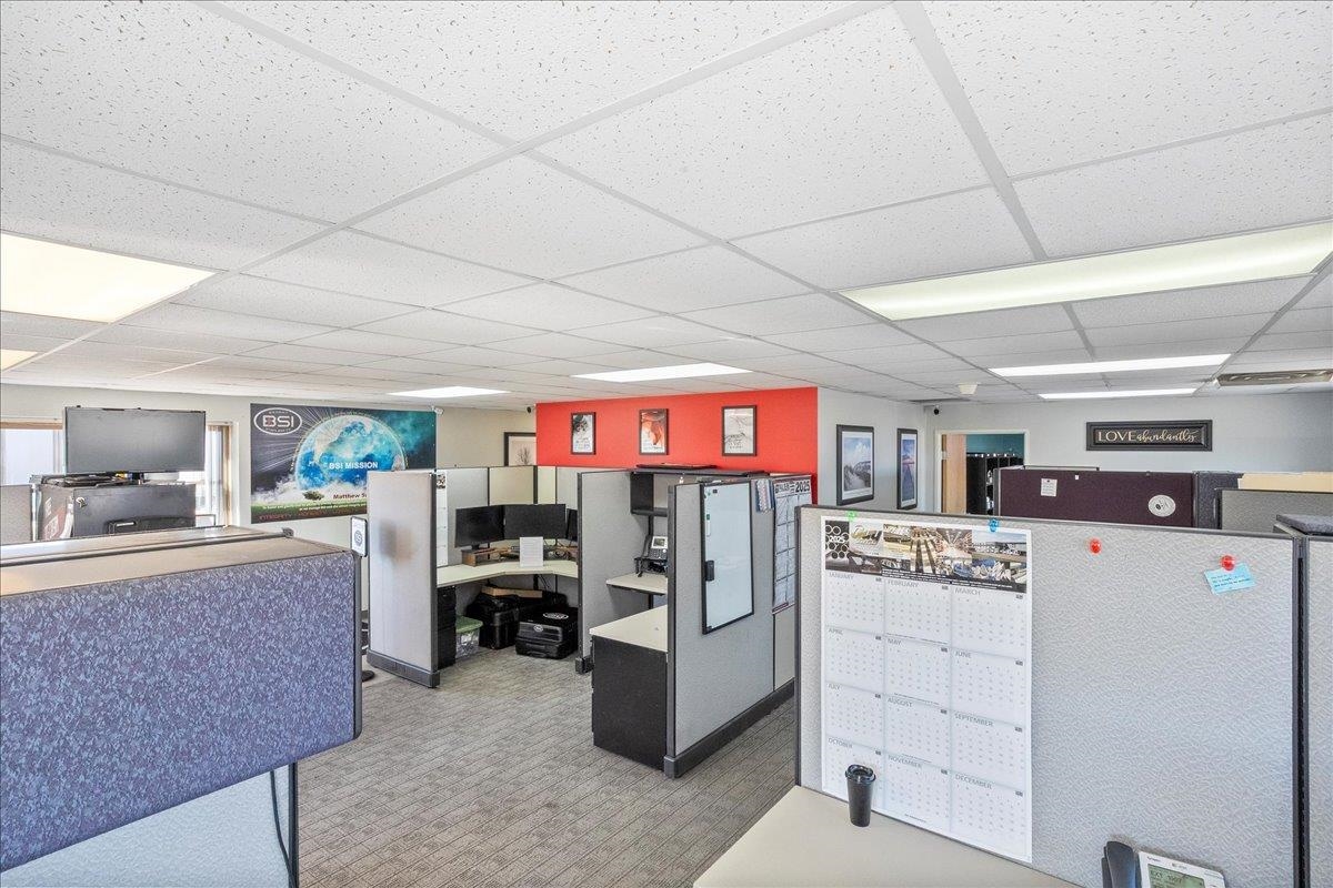 2402 S GALVIN AVENUE, Marshfield, Wisconsin 54449, ,Commercial/industrial,For Sale,2402 S GALVIN AVENUE,22504252