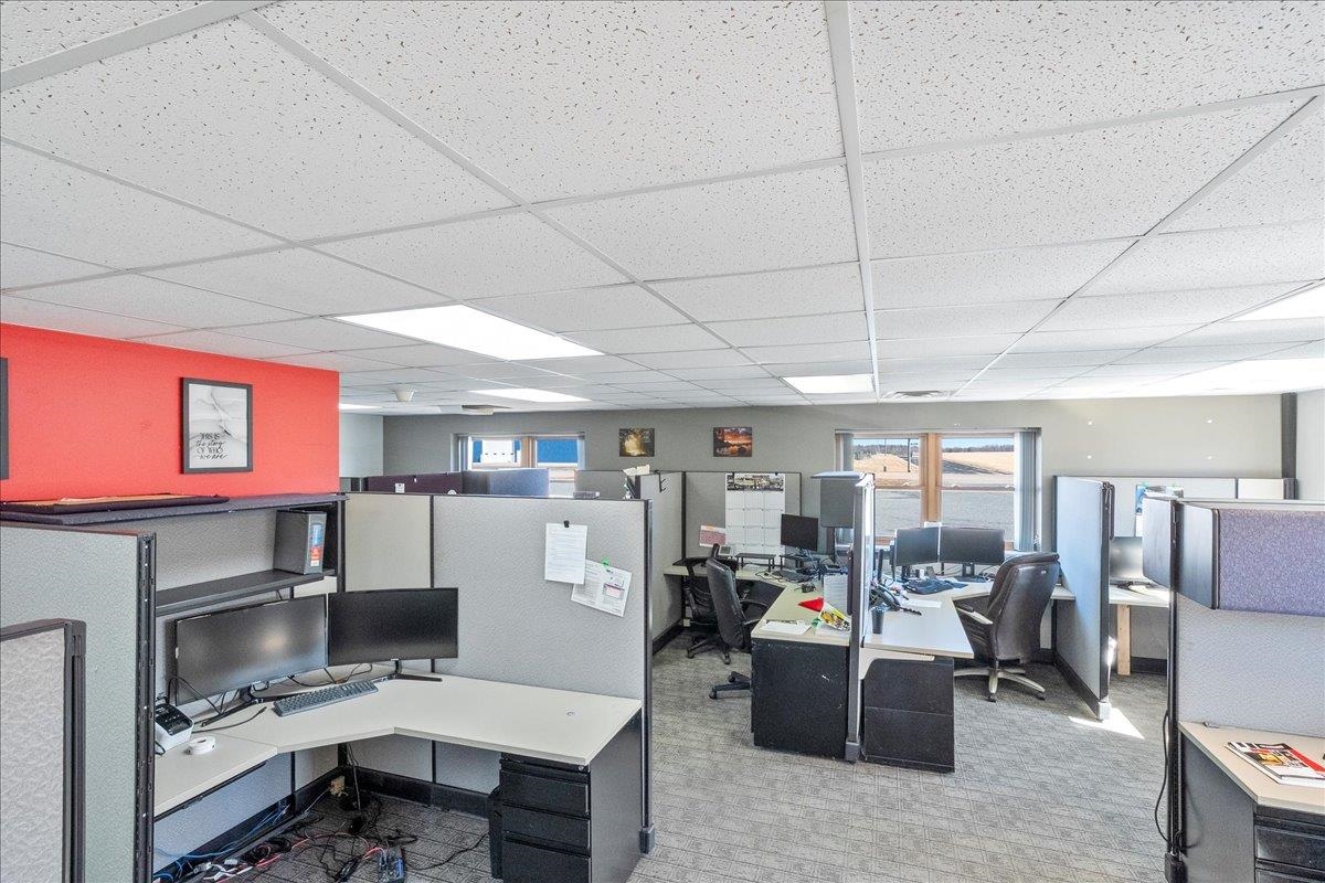 2402 S GALVIN AVENUE, Marshfield, Wisconsin 54449, ,Commercial/industrial,For Sale,2402 S GALVIN AVENUE,22504252