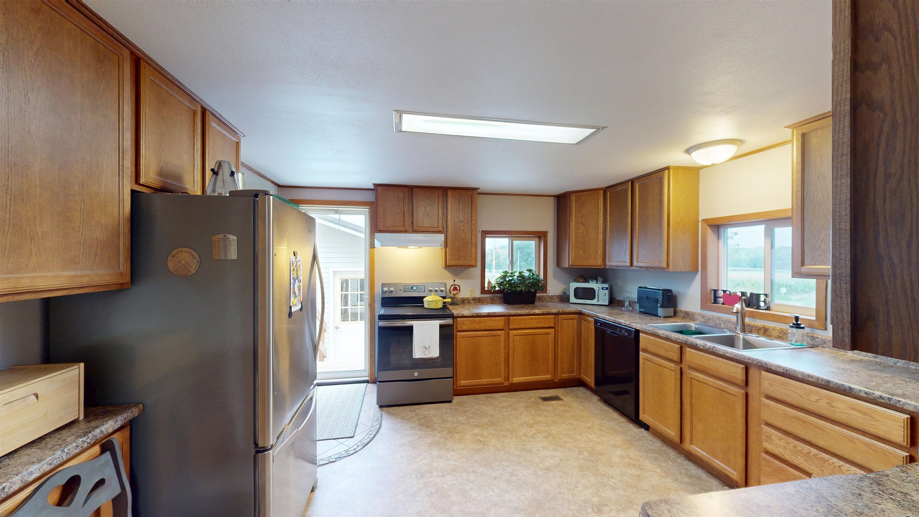 126300 COUNTY ROAD C, Stratford, Wisconsin 54484, 2 Bedrooms Bedrooms, ,1 BathroomBathrooms,Residential,For Sale,126300 COUNTY ROAD C,22504384