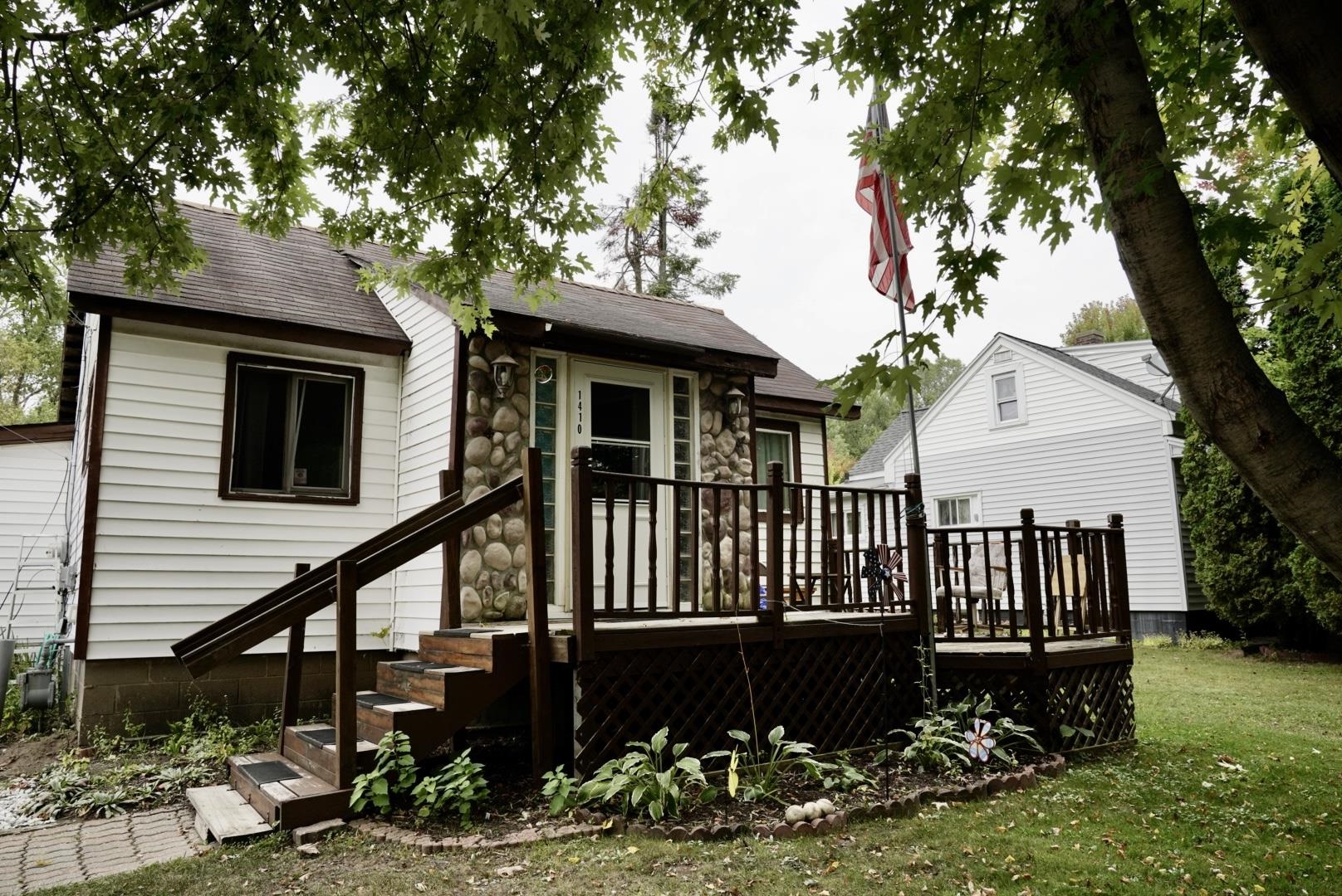 1410 S 3RD AVENUE SOUTH, Wausau, Wisconsin 54401, 2 Bedrooms Bedrooms, ,1 BathroomBathrooms,Residential,For Sale,1410 S 3RD AVENUE SOUTH,22504489