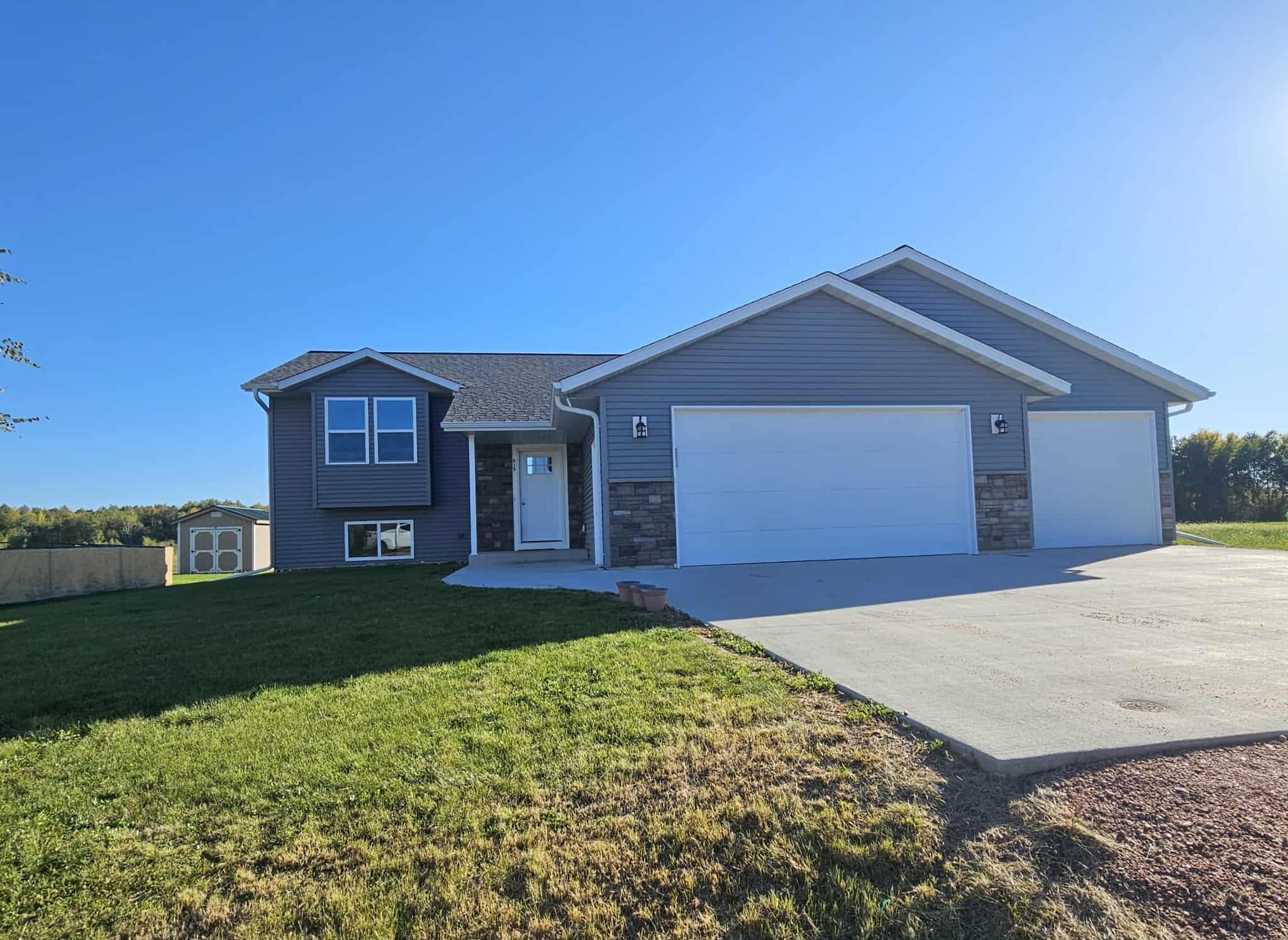 815 W ROBERTS STREET, Spencer, Wisconsin 54479, 3 Bedrooms Bedrooms, ,3 BathroomsBathrooms,Residential,For Sale,815 W ROBERTS STREET,22504840