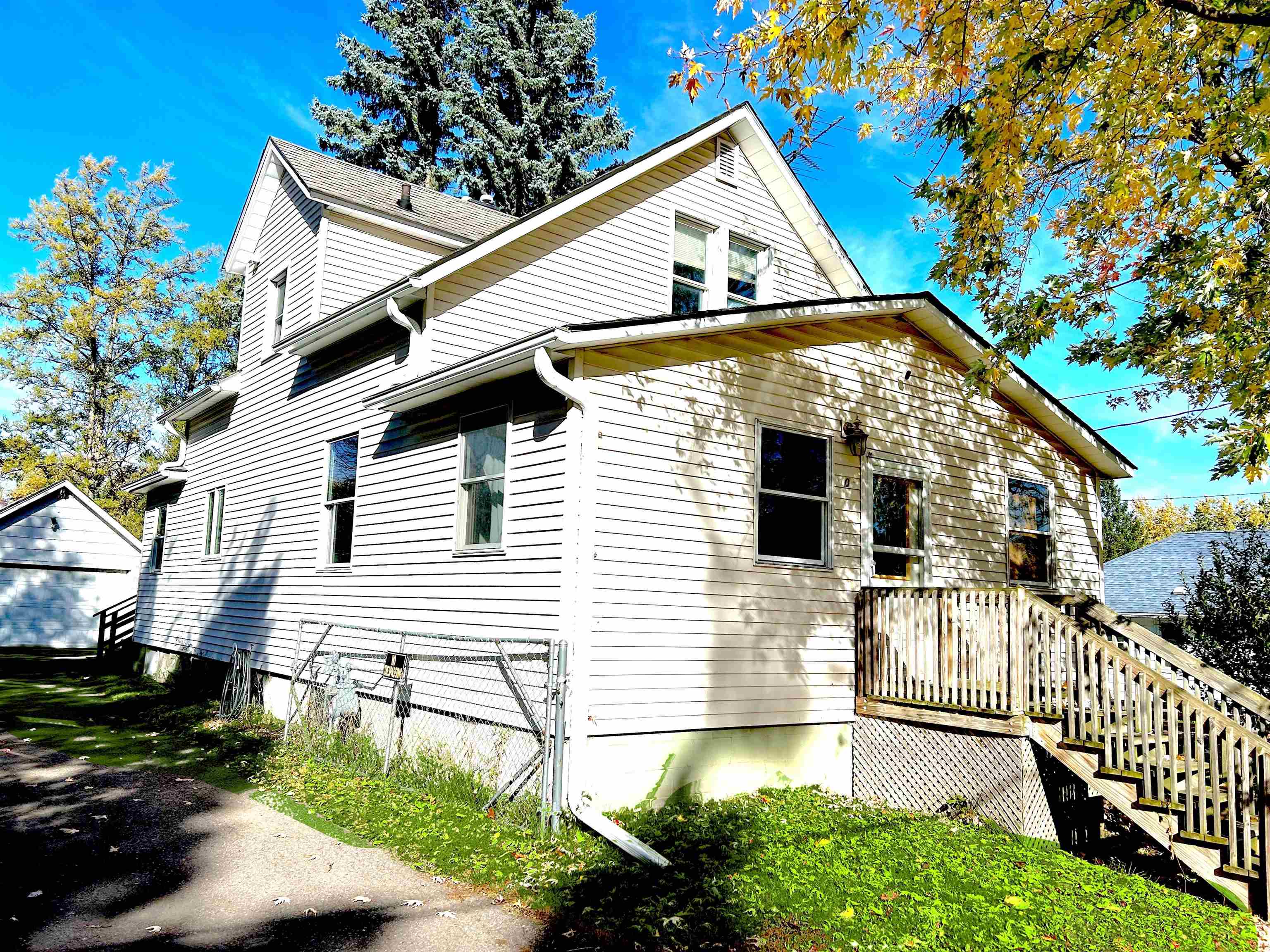 108 HINMAN AVENUE, Marshfield, Wisconsin 54449, 3 Bedrooms Bedrooms, ,1 BathroomBathrooms,Residential,For Sale,108 HINMAN AVENUE,22505069