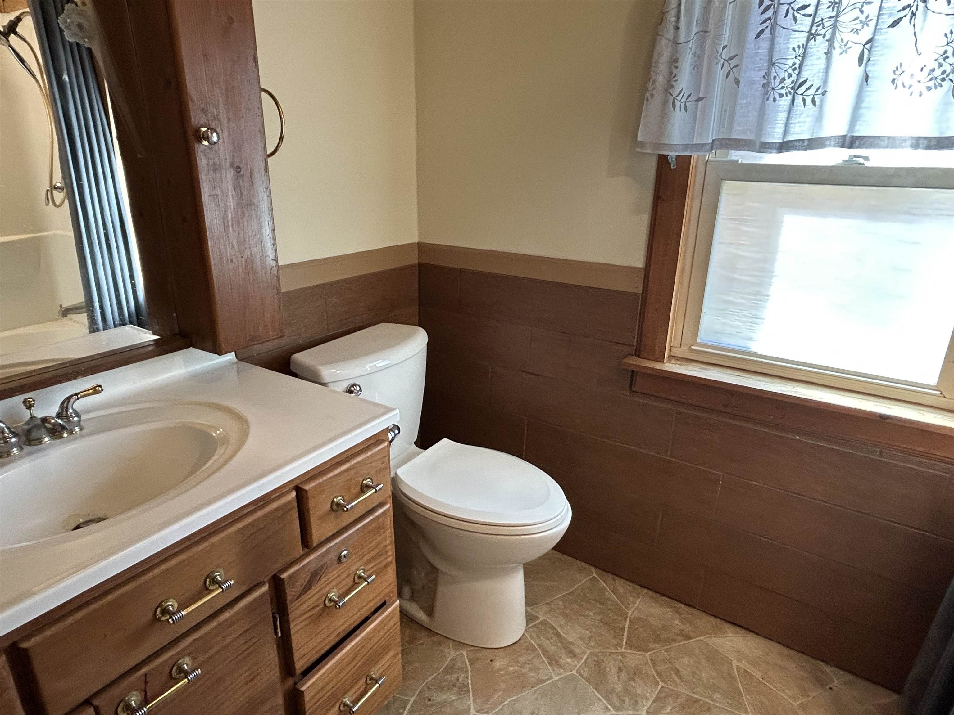 108 HINMAN AVENUE, Marshfield, Wisconsin 54449, 3 Bedrooms Bedrooms, ,1 BathroomBathrooms,Residential,For Sale,108 HINMAN AVENUE,22505069